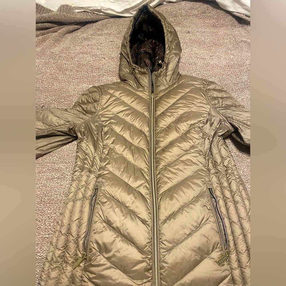 Beautiful new without tags, flawless reversible, Michael Kors, puffer jacket!